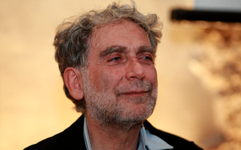 “La pazza del piano di sopra”: Gianfranco Mascia restituisce voce a Marisa